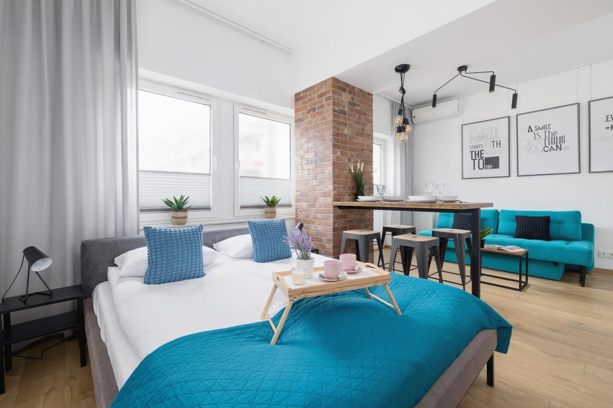 Turquoise With Balcony & Air Conditioning By Renters Apartament Kraków